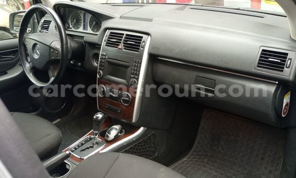 Sayi Imported Mercedes-Benz CLS250 Azurfa Mota in Douala a Ƙasar Kamaru Sayi Imported Mercedes-Benz CLS250 Azurfa Mota in Douala a Ƙasar Kamaru