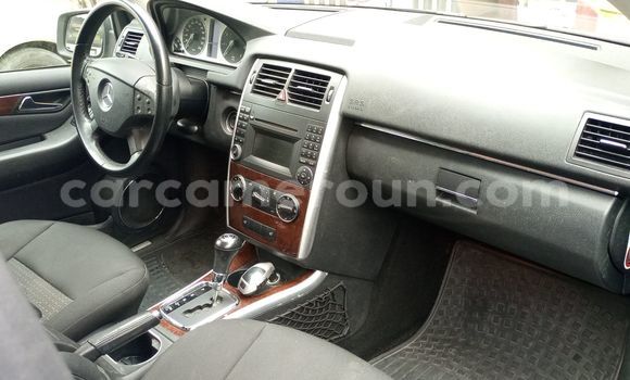 Sayi Imported Mercedes-Benz CLS250 Azurfa Mota in Douala a Ƙasar Kamaru Sayi Imported Mercedes-Benz CLS250 Azurfa Mota in Douala a Ƙasar Kamaru