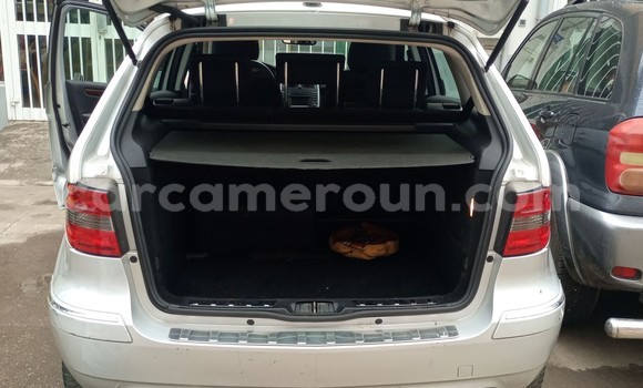 Sayi Imported Mercedes-Benz CLS250 Azurfa Mota in Douala a Ƙasar Kamaru Sayi Imported Mercedes-Benz CLS250 Azurfa Mota in Douala a Ƙasar Kamaru