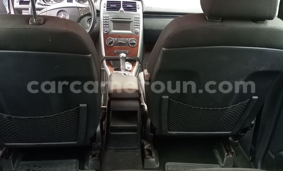 Sayi Imported Mercedes-Benz CLS250 Azurfa Mota in Douala a Ƙasar Kamaru Sayi Imported Mercedes-Benz CLS250 Azurfa Mota in Douala a Ƙasar Kamaru