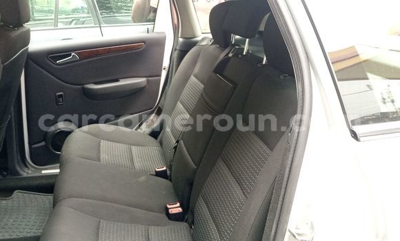 Sayi Imported Mercedes-Benz CLS250 Azurfa Mota in Douala a Ƙasar Kamaru Sayi Imported Mercedes-Benz CLS250 Azurfa Mota in Douala a Ƙasar Kamaru