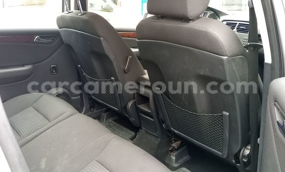 Sayi Imported Mercedes-Benz CLS250 Azurfa Mota in Douala a Ƙasar Kamaru Sayi Imported Mercedes-Benz CLS250 Azurfa Mota in Douala a Ƙasar Kamaru