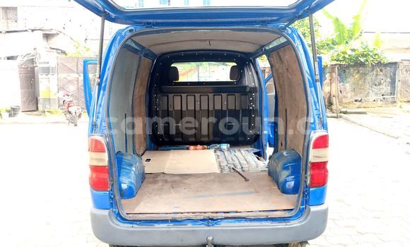 Sayi Na hannu Toyota HiAce Blue Babbar mota in Douala a Ƙasar Kamaru Sayi Na hannu Toyota HiAce Blue Babbar mota in Douala a Ƙasar Kamaru