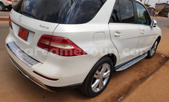 Acheter Occasion Voiture Mercedes‒Benz ML–Class Blanc à Yaoundé, Central Cameroon Acheter Occasion Voiture Mercedes‒Benz ML–Class Blanc à Yaoundé, Central Cameroon