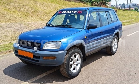 Sayi Na hannu Toyota RAV4 Blue Mota in Yaounde a Babban Kamaru