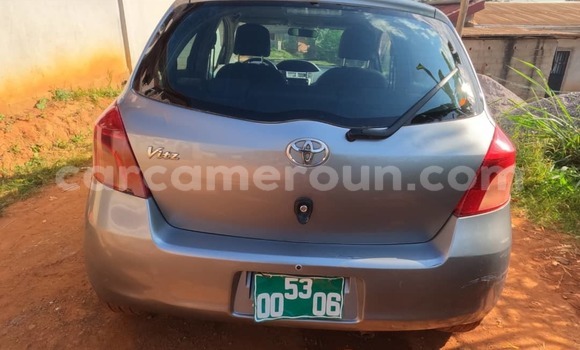 Sayi Na hannu Toyota Vitz Green Mota in Yaounde a Babban Kamaru