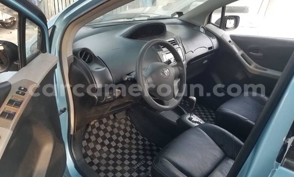Acheter Neuf Voiture Toyota Vitz Gris à Douala, Littoral Cameroon Acheter Neuf Voiture Toyota Vitz Gris à Douala, Littoral Cameroon