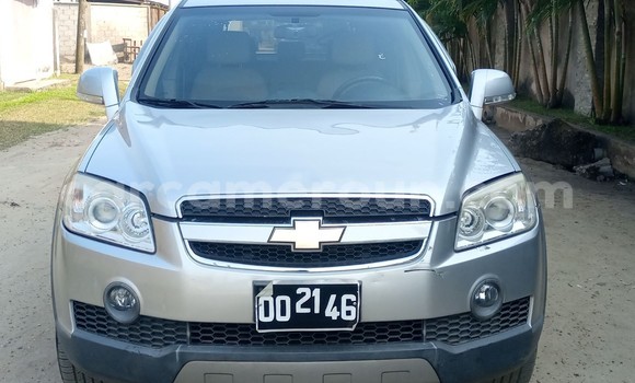 Sayi Imported Chevlolet Spin Azurfa Mota in Douala a Ƙasar Kamaru Sayi Imported Chevlolet Spin Azurfa Mota in Douala a Ƙasar Kamaru