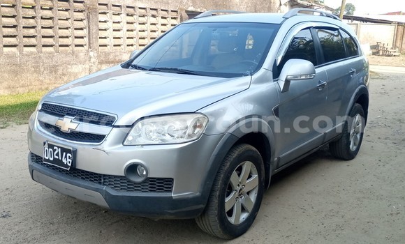 Sayi Imported Chevlolet Spin Azurfa Mota in Douala a Ƙasar Kamaru Sayi Imported Chevlolet Spin Azurfa Mota in Douala a Ƙasar Kamaru