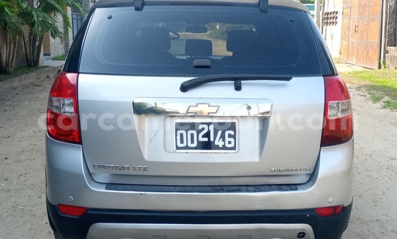 Sayi Imported Chevlolet Spin Azurfa Mota in Douala a Ƙasar Kamaru Sayi Imported Chevlolet Spin Azurfa Mota in Douala a Ƙasar Kamaru