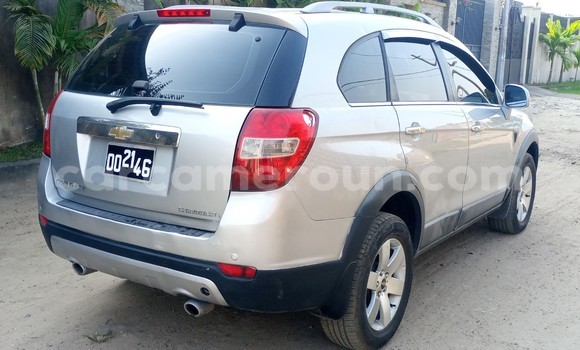 Sayi Imported Chevlolet Spin Azurfa Mota in Douala a Ƙasar Kamaru Sayi Imported Chevlolet Spin Azurfa Mota in Douala a Ƙasar Kamaru