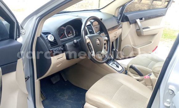 Sayi Imported Chevlolet Spin Azurfa Mota in Douala a Ƙasar Kamaru Sayi Imported Chevlolet Spin Azurfa Mota in Douala a Ƙasar Kamaru