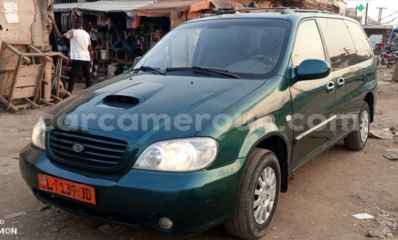 Sayi Na hannu Kia Carnival Green Mota in Douala a Ƙasar Kamaru Sayi Na hannu Kia Carnival Green Mota in Douala a Ƙasar Kamaru