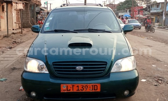 Sayi Na hannu Kia Carnival Green Mota in Douala a Ƙasar Kamaru Sayi Na hannu Kia Carnival Green Mota in Douala a Ƙasar Kamaru