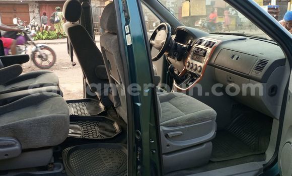 Sayi Na hannu Kia Carnival Green Mota in Douala a Ƙasar Kamaru Sayi Na hannu Kia Carnival Green Mota in Douala a Ƙasar Kamaru