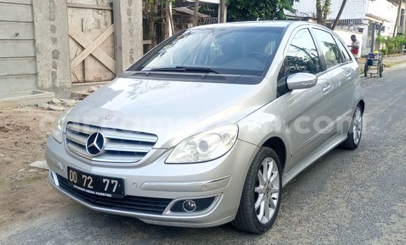 Acheter Import Voiture Mercedes‒Benz B-klasse Gris à Douala, Littoral Cameroon Acheter Import Voiture Mercedes‒Benz B-klasse Gris à Douala, Littoral Cameroon