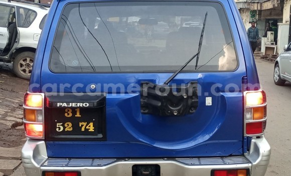 Sayi Na hannu Mitsubishi Pajero Blue Mota in Douala a Ƙasar Kamaru Sayi Na hannu Mitsubishi Pajero Blue Mota in Douala a Ƙasar Kamaru