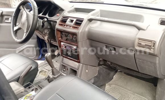 Sayi Na hannu Mitsubishi Pajero Blue Mota in Douala a Ƙasar Kamaru Sayi Na hannu Mitsubishi Pajero Blue Mota in Douala a Ƙasar Kamaru