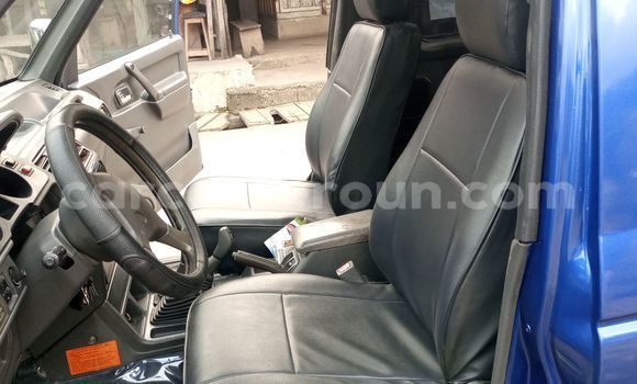 Sayi Na hannu Mitsubishi Pajero Blue Mota in Douala a Ƙasar Kamaru Sayi Na hannu Mitsubishi Pajero Blue Mota in Douala a Ƙasar Kamaru