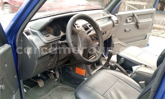 Sayi Na hannu Mitsubishi Pajero Blue Mota in Douala a Ƙasar Kamaru Sayi Na hannu Mitsubishi Pajero Blue Mota in Douala a Ƙasar Kamaru