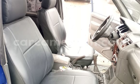Sayi Na hannu Mitsubishi Pajero Blue Mota in Douala a Ƙasar Kamaru Sayi Na hannu Mitsubishi Pajero Blue Mota in Douala a Ƙasar Kamaru
