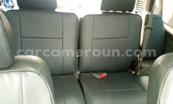 Sayi Na hannu Mitsubishi Pajero Blue Mota in Douala a Ƙasar Kamaru Sayi Na hannu Mitsubishi Pajero Blue Mota in Douala a Ƙasar Kamaru