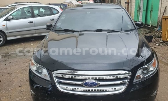 Sayi Na hannu Ford Taurus Blue Mota in Douala a Ƙasar Kamaru