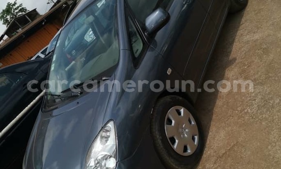 Sayi Na hannu Toyota Verso Azurfa Mota in Yaounde a Babban Kamaru