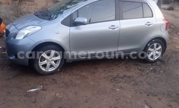 Sayi Na hannu Toyota Vitz Azurfa Mota in Douala a Ƙasar Kamaru Sayi Na hannu Toyota Vitz Azurfa Mota in Douala a Ƙasar Kamaru