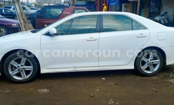 Acheter Occasion Voiture Toyota Camry Blanc à Douala, Littoral Cameroon Acheter Occasion Voiture Toyota Camry Blanc à Douala, Littoral Cameroon