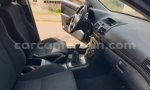 Sayi Na hannu Toyota Avensis Black Mota in Yaounde a Babban Kamaru Sayi Na hannu Toyota Avensis Black Mota in Yaounde a Babban Kamaru