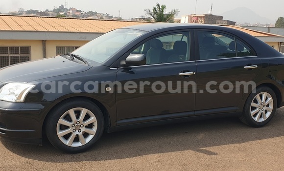 Sayi Na hannu Toyota Avensis Black Mota in Yaounde a Babban Kamaru Sayi Na hannu Toyota Avensis Black Mota in Yaounde a Babban Kamaru