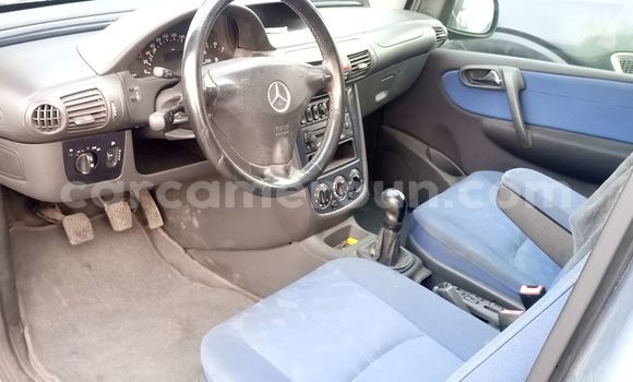Sayi Imported Mercedes‒Benz Vaneo Azurfa Mota in Douala a Ƙasar Kamaru Sayi Imported Mercedes‒Benz Vaneo Azurfa Mota in Douala a Ƙasar Kamaru