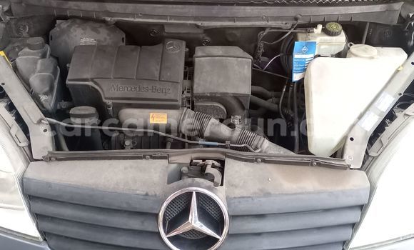 Sayi Imported Mercedes‒Benz Vaneo Azurfa Mota in Douala a Ƙasar Kamaru Sayi Imported Mercedes‒Benz Vaneo Azurfa Mota in Douala a Ƙasar Kamaru