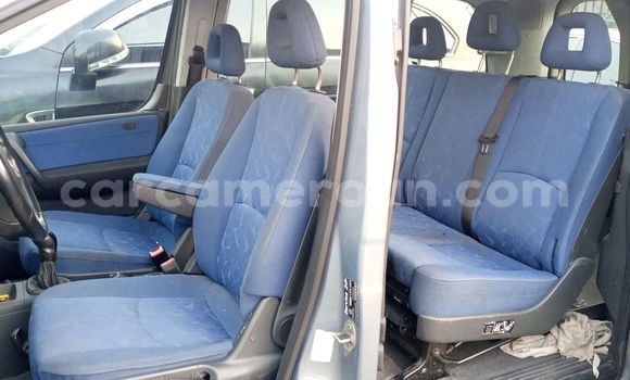 Sayi Imported Mercedes‒Benz Vaneo Azurfa Mota in Douala a Ƙasar Kamaru Sayi Imported Mercedes‒Benz Vaneo Azurfa Mota in Douala a Ƙasar Kamaru