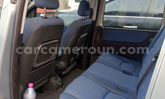 Sayi Imported Mercedes‒Benz Vaneo Azurfa Mota in Douala a Ƙasar Kamaru Sayi Imported Mercedes‒Benz Vaneo Azurfa Mota in Douala a Ƙasar Kamaru