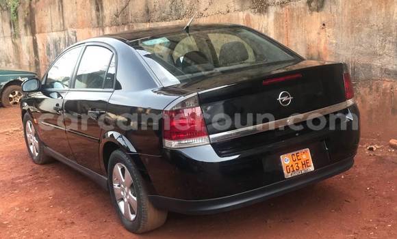 Sayi Na hannu Opel Vectra Black Mota in Yaounde a Babban Kamaru