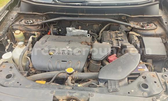 Sayi Na hannu Mitsubishi Outlander Black Mota in Douala a Ƙasar Kamaru Sayi Na hannu Mitsubishi Outlander Black Mota in Douala a Ƙasar Kamaru