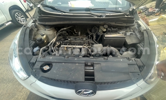 Acheter Occasion Voiture Hyundai Tucson Blanc à Douala, Littoral Cameroon Acheter Occasion Voiture Hyundai Tucson Blanc à Douala, Littoral Cameroon