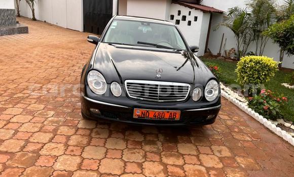 Acheter Occasion Voiture Mercedes-Benz E-Classe Noir à Yaoundé, Central Cameroon Acheter Occasion Voiture Mercedes-Benz E-Classe Noir à Yaoundé, Central Cameroon