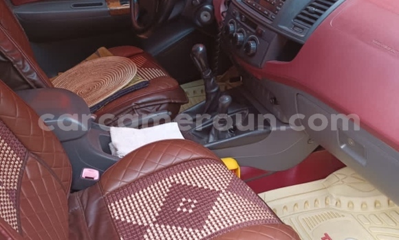 Acheter Occasion Voiture Toyota Hilux Blanc à Yaoundé, Central Cameroon Acheter Occasion Voiture Toyota Hilux Blanc à Yaoundé, Central Cameroon