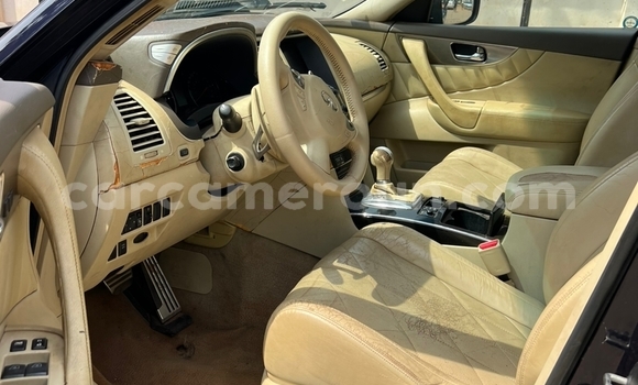 Sayi Na hannu Infiniti FX Brown Mota in Yaounde a Babban Kamaru Sayi Na hannu Infiniti FX Brown Mota in Yaounde a Babban Kamaru