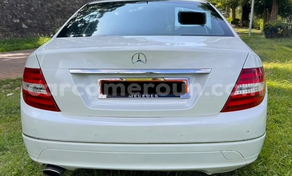 Acheter Occasion Voiture Mercedes‒Benz C–Class Blanc à Yaoundé, Central Cameroon Acheter Occasion Voiture Mercedes‒Benz C–Class Blanc à Yaoundé, Central Cameroon