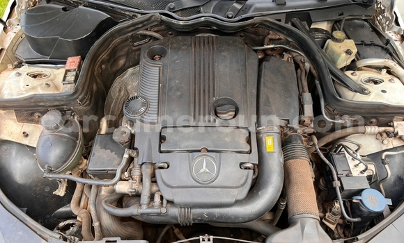 Acheter Occasion Voiture Mercedes‒Benz C–Class Blanc à Yaoundé, Central Cameroon Acheter Occasion Voiture Mercedes‒Benz C–Class Blanc à Yaoundé, Central Cameroon