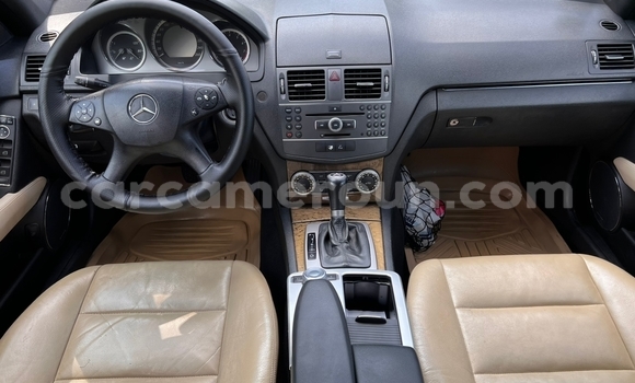 Acheter Occasion Voiture Mercedes‒Benz C–Class Blanc à Yaoundé, Central Cameroon Acheter Occasion Voiture Mercedes‒Benz C–Class Blanc à Yaoundé, Central Cameroon
