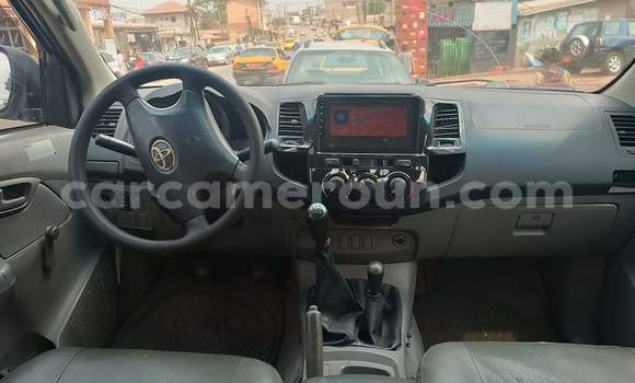 Sayi Na hannu Toyota Hiluxe VIGO White Mota in Yaounde a Babban Kamaru Sayi Na hannu Toyota Hiluxe VIGO White Mota in Yaounde a Babban Kamaru