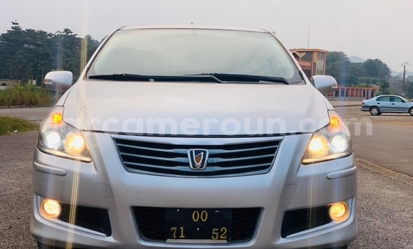 Sayi Sabo Toyota Blade Azurfa Mota in Yaounde a Babban Kamaru