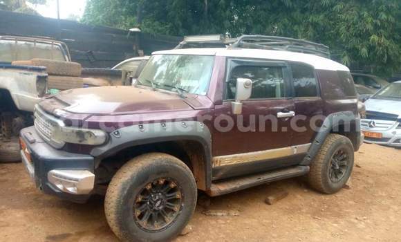 Acheter Occasion Voiture Toyota FJ Cruiser Rouge à Yaoundé, Central Cameroon Acheter Occasion Voiture Toyota FJ Cruiser Rouge à Yaoundé, Central Cameroon