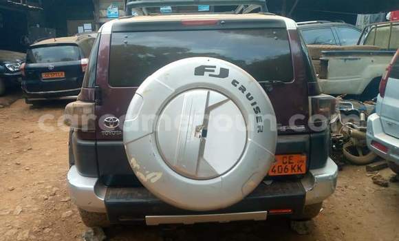 Acheter Occasion Voiture Toyota FJ Cruiser Rouge à Yaoundé, Central Cameroon Acheter Occasion Voiture Toyota FJ Cruiser Rouge à Yaoundé, Central Cameroon