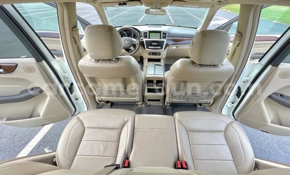 Sayi Na hannu Mercedes‒Benz ML–Class White Mota in Yaounde a Babban Kamaru Sayi Na hannu Mercedes‒Benz ML–Class White Mota in Yaounde a Babban Kamaru